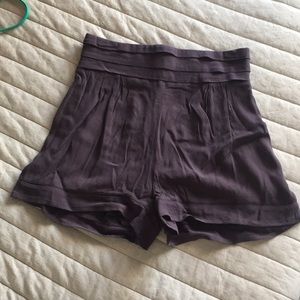 Dressy, high-waisted shorts